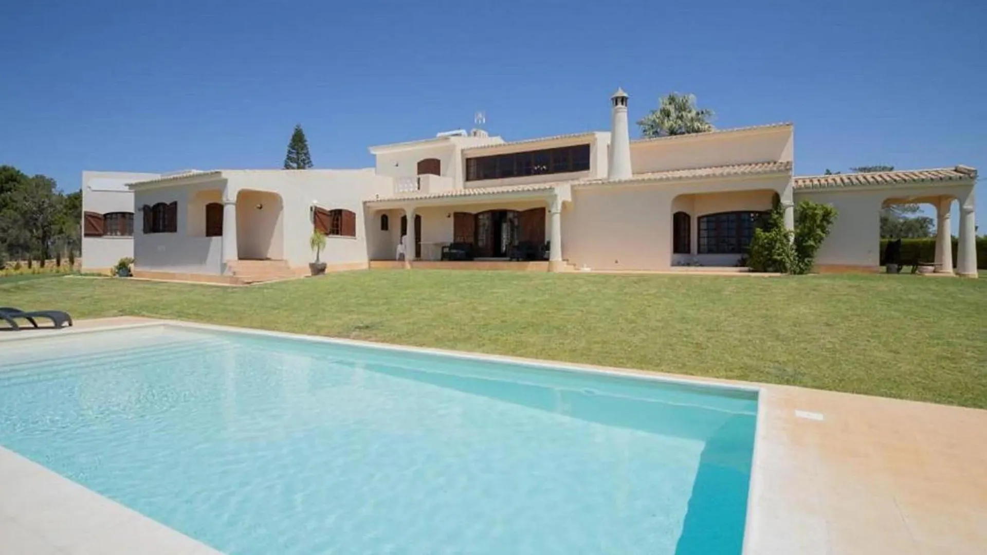 Flat In Praia Da Luz With Sea View Sargacal Villa